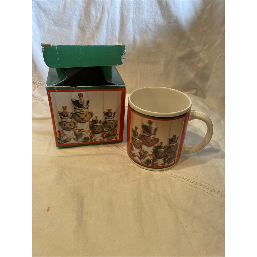 NIB Vtg 1988 United Design Teddy Bear Band Coffee Mug/Tea Cup Lynn Ferris Xmas